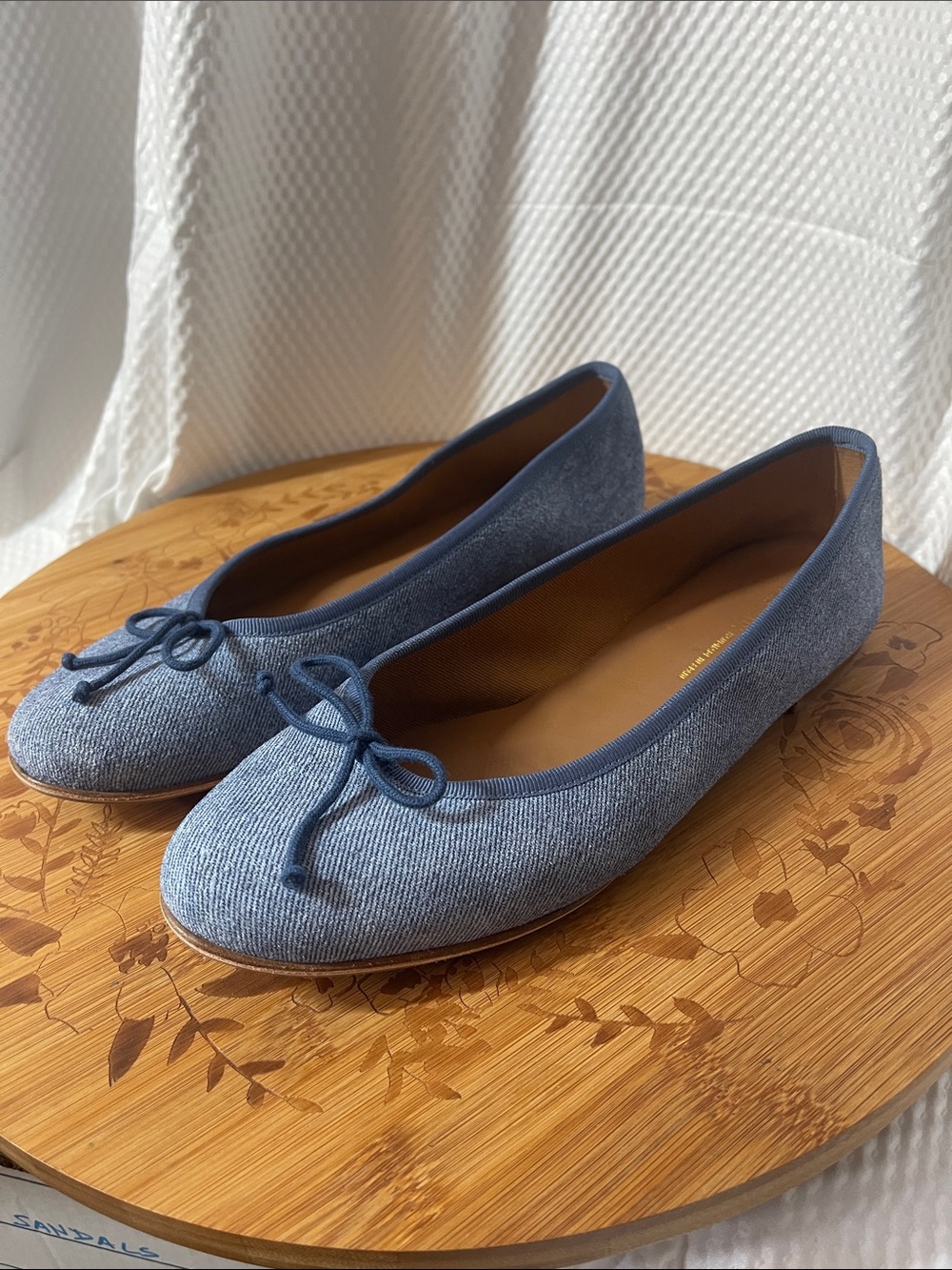 Margaux Denim-Textured Blue Ballet Flats with Bow Womens size 10